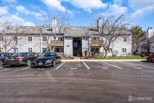 2016 Aspen Dr in Plainsboro, NJ - Building Photo