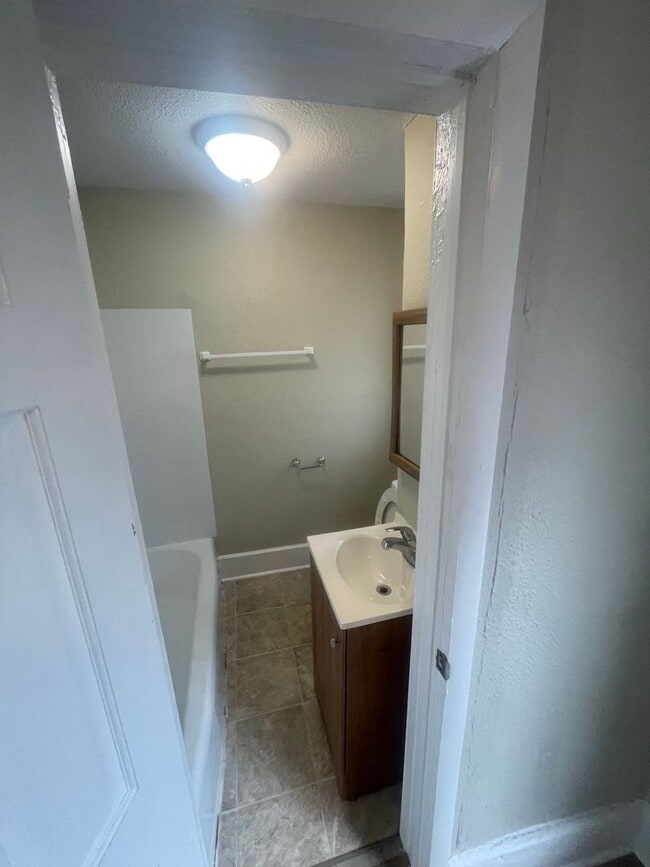 1918 S 5th Pl in Milwaukee, WI - Building Photo - Building Photo