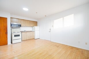 72 Rue de la Visitation in St-Charles-Borromée, QC - Building Photo