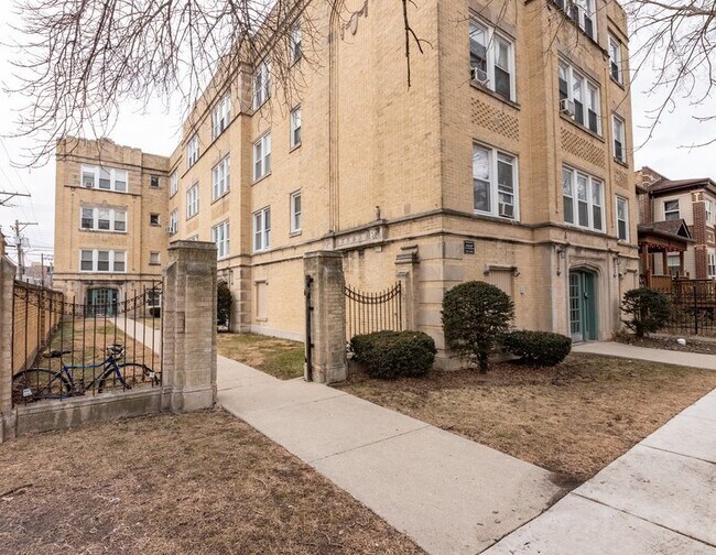 4416 N Whipple St in Chicago, IL - Building Photo - Building Photo