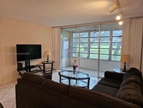 8380 Sands Point Blvd in Tamarac, FL - Building Photo - Building Photo