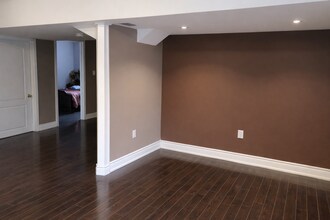 116 Harbourtown Crescent in Brampton, ON - Building Photo - Building Photo