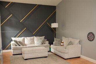 216 E Bayridge Dr in Weston, FL - Building Photo - Building Photo