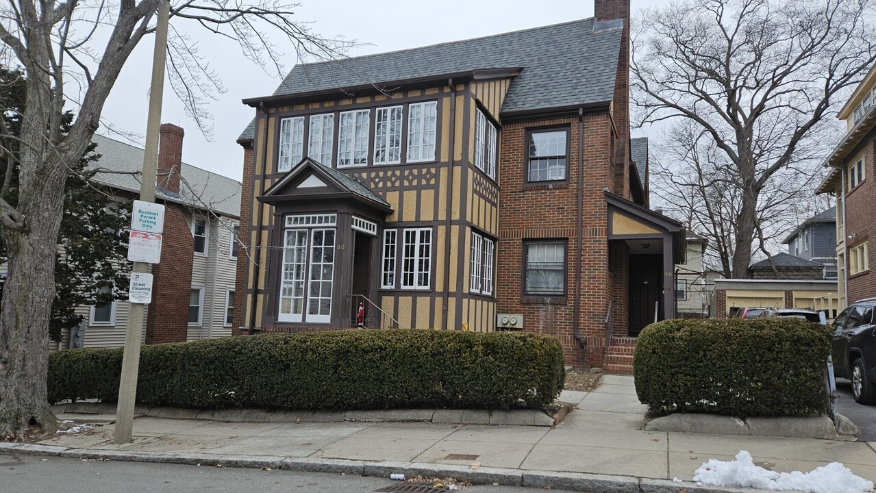 44 Kirkwood Rd in Boston, MA - Foto de edificio