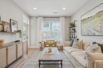 Everly in Charlotte, NC - Foto de edificio - Building Photo