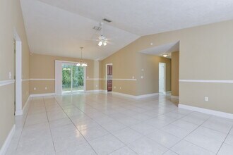1819 E Glancy Dr in Deltona, FL - Building Photo - Building Photo