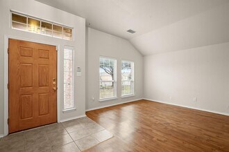 107 Aguilar Dr in Hutto, TX - Building Photo - Building Photo