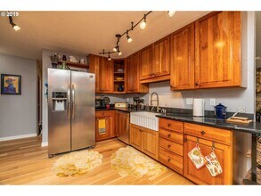 73 River Dr in Roseburg, OR - Building Photo - Building Photo