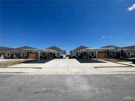 10 N Clarence Ave in Edinburg, TX - Building Photo