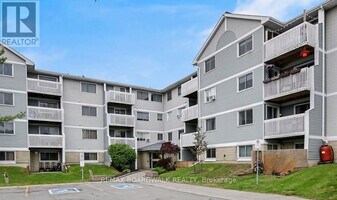 214 Viewmount Dr in Ottawa, ON - Building Photo