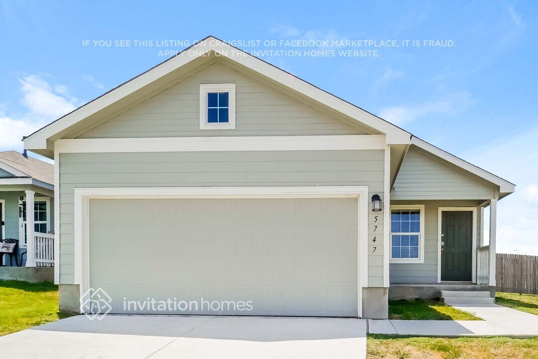 5747 Leon Pl in San Antonio, TX - Building Photo