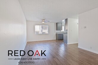 7915 Vineland Ave in Los Angeles, CA - Building Photo - Building Photo