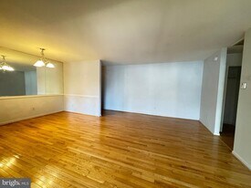 5482 Cedar Ln in Columbia, MD - Building Photo