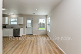 6610 Hawthorne Falls Ln in Houston, TX - Building Photo - Building Photo