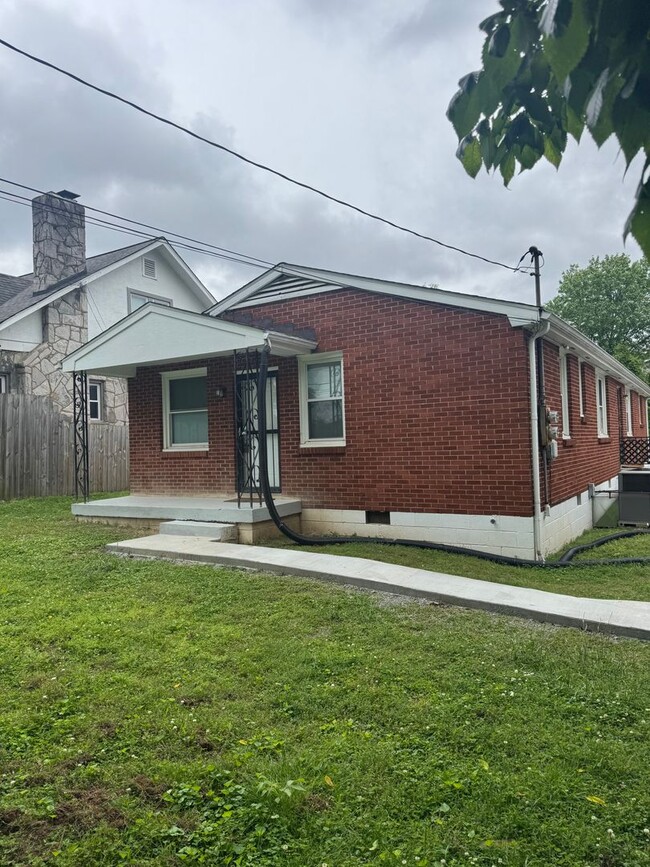 property at 1908 Riverside Dr