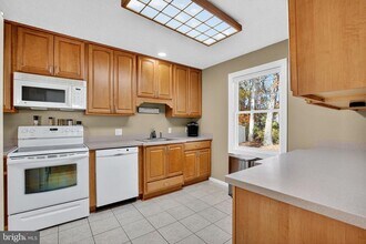 12720 Bar Oak Dr in Waldorf, MD - Building Photo - Building Photo