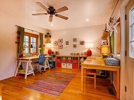 339 Bishops Lodge Rd in Santa Fe, NM - Building Photo