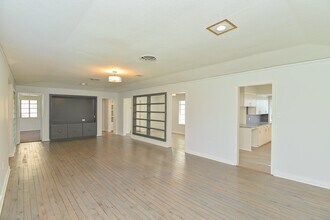 3742 Charleston St in Houston, TX - Building Photo - Building Photo