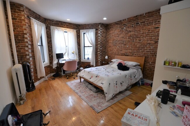 Hemenway Apartments in Boston, MA - Building Photo - Building Photo