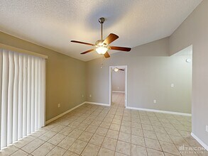 10827 Claymont Dr in New Port Richey, FL - Building Photo - Building Photo