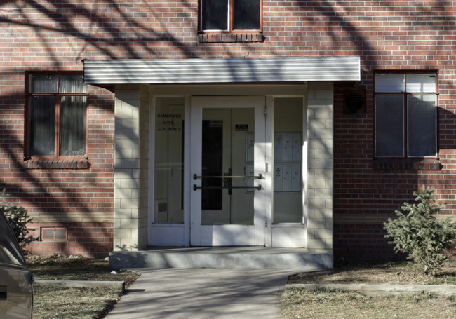 Cambridge Apartments in Denver, CO - Building Photo - Building Photo