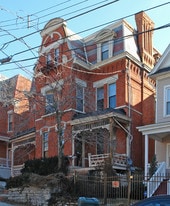 2218-2220 Kemper Ln in Cincinnati, OH - Building Photo