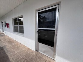 100 El Camino Dr in Winter Haven, FL - Building Photo