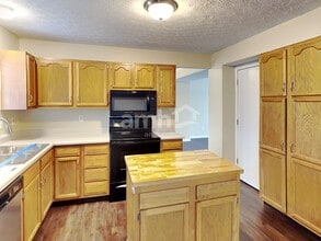 3516 High Creek Dr in Columbus, OH - Foto de edificio - Building Photo