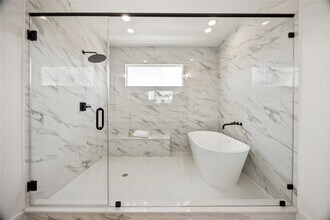 2810 Mills St in Houston, TX - Building Photo - Building Photo