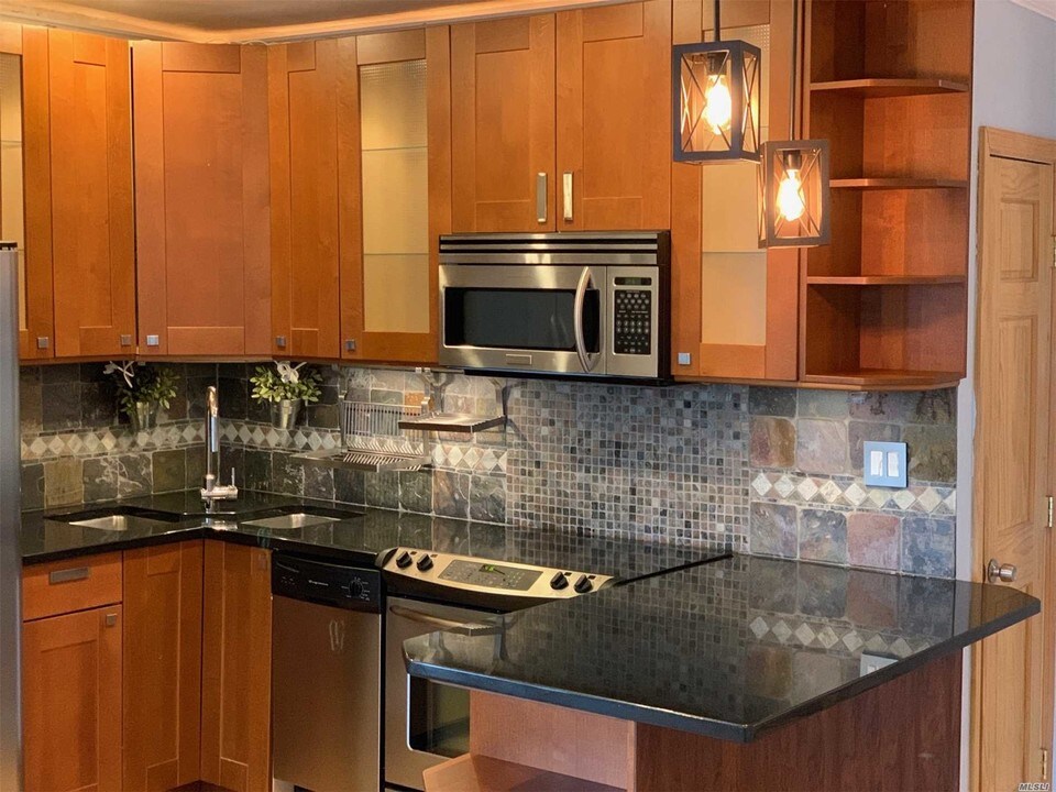 475 W Broadway-Unit -A2 in Long Beach, NY - Foto de edificio