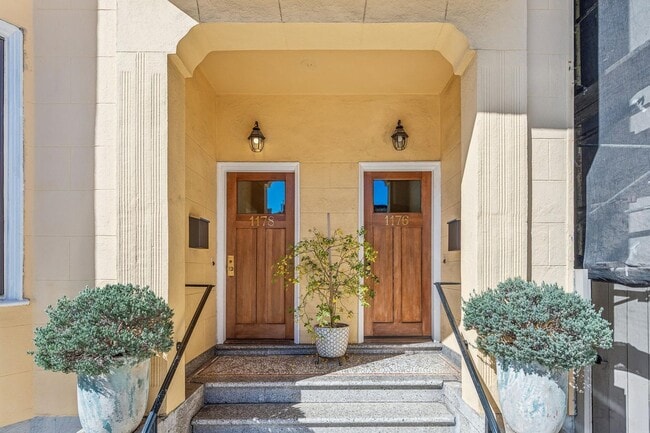 1178 Broadway in San Francisco, CA - Foto de edificio - Building Photo