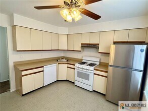 285 S Lincoln Ave in Middlesex, NJ - Building Photo - Building Photo