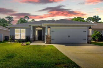 8402 Island Dr in Navarre, FL - Building Photo - Building Photo