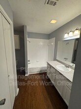 810-203 Castleglen Dr in Garland, TX - Building Photo - Building Photo