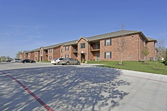 Woodfield Park Apartments in Springfield, MO - Building Photo - Building Photo