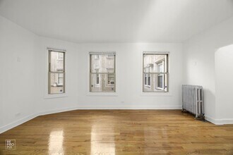 8051 S Ingleside Ave 934-42 E 81st Chicago, IL 60619 in Chicago, IL - Foto de edificio - Building Photo