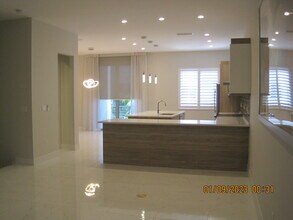 4033 NW 17th Way in Boca Raton, FL - Building Photo - Building Photo