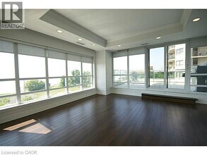 360 Pearl St in Burlington, ON - Building Photo - Building Photo