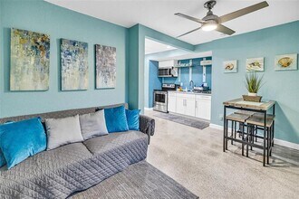 1715 NE 11th St in Fort Lauderdale, FL - Foto de edificio - Building Photo