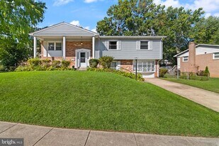 14815 Empire St in Woodbridge, VA - Building Photo