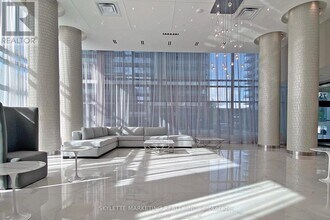 75 Oneida Crescent in Richmond Hill, ON - Building Photo - Building Photo