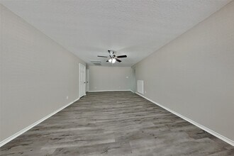 22003 Avonglen Ln in Spring, TX - Building Photo - Building Photo