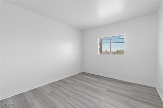 1812 Fulstone Way in Las Vegas, NV - Building Photo - Building Photo