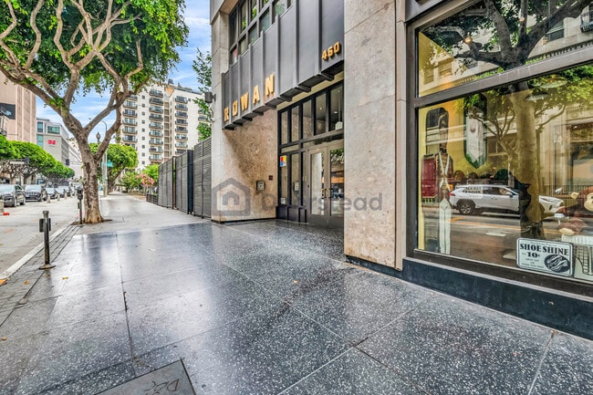 460 S Spring St, Unit 309 in Los Angeles, CA - Foto de edificio - Building Photo