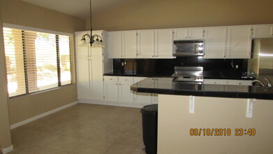 4114 E Rancho Tierra Dr in Cave Creek, AZ - Building Photo - Building Photo