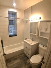 2011 N California in Chicago, IL - Foto de edificio - Interior Photo