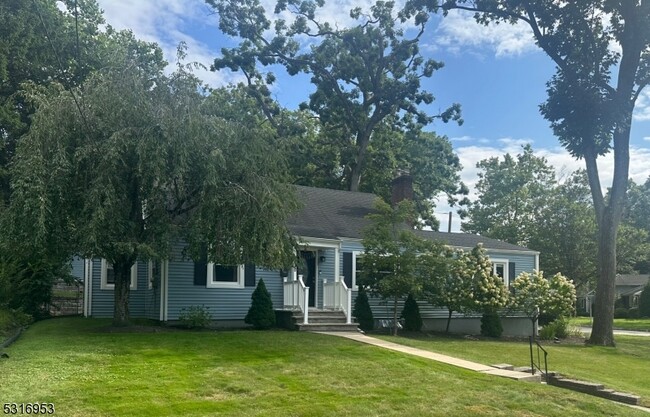 116 Fairview Ave in West Orange, NJ - Foto de edificio - Building Photo