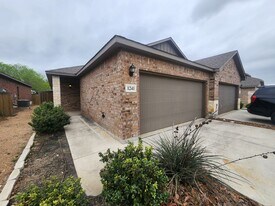 1241 FM306 in Canyon Lake, TX - Building Photo