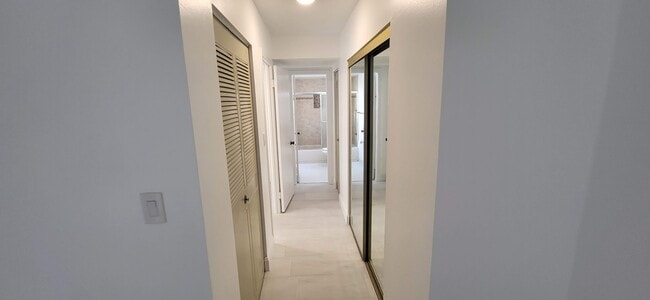 7705 SW 86th St, Unit B 218 in Miami, FL - Building Photo - Building Photo