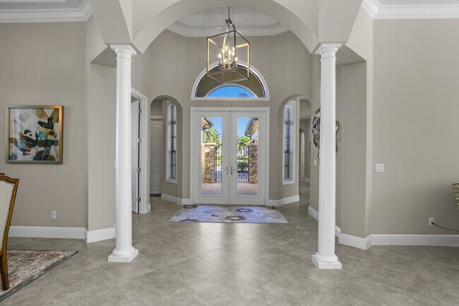 9325 Vercelli Ct in Naples, FL - Building Photo - Building Photo